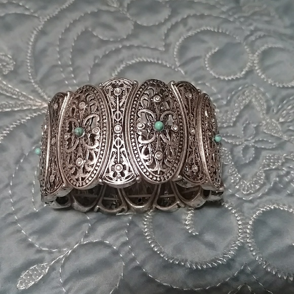 Bracelet - Picture 1 of 2